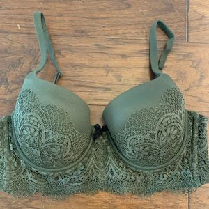 Victoria’s Secret Body Bra Demi 34D